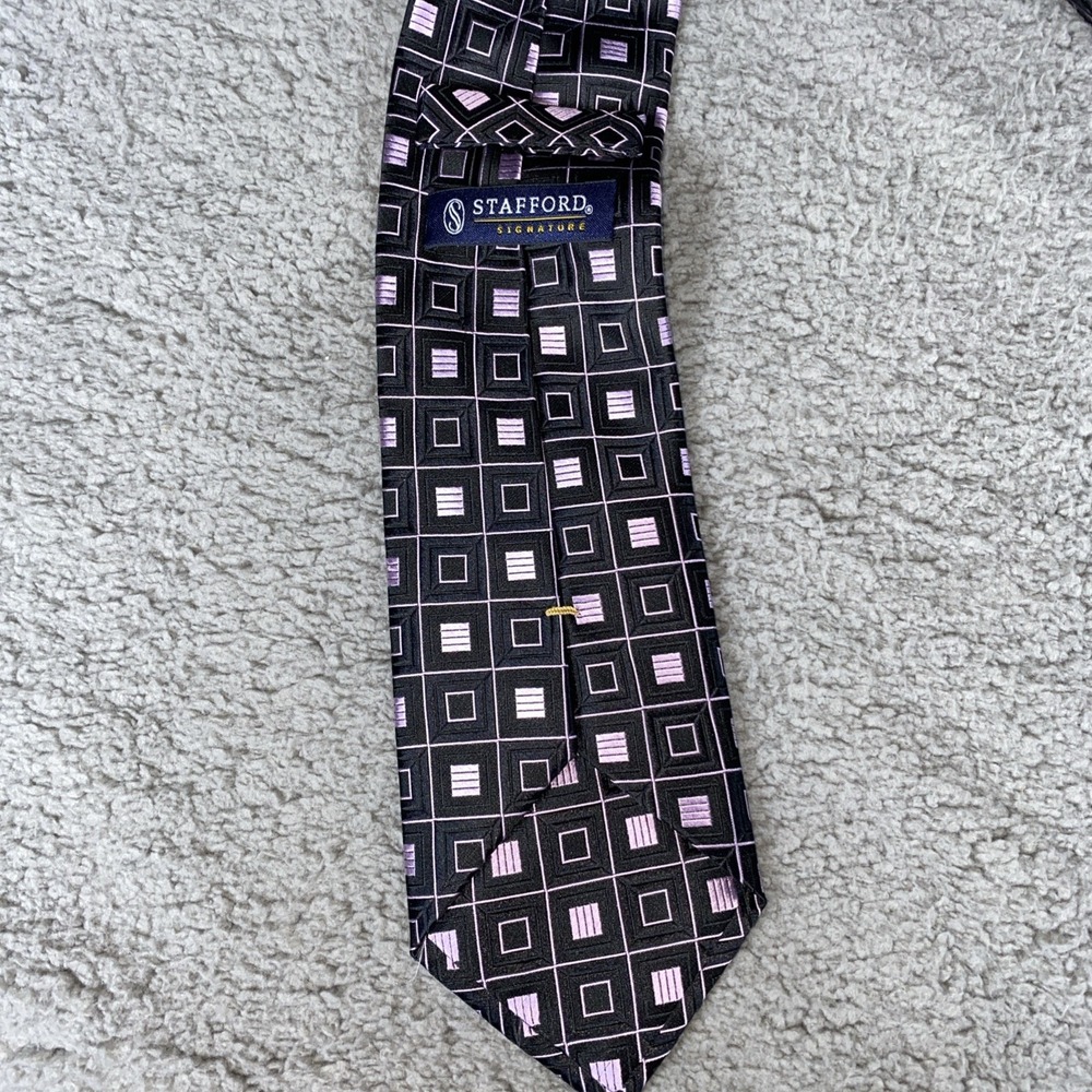 Stafford Signature Mens Silk Tie Geometric Purple Black - Picture 2 of 6